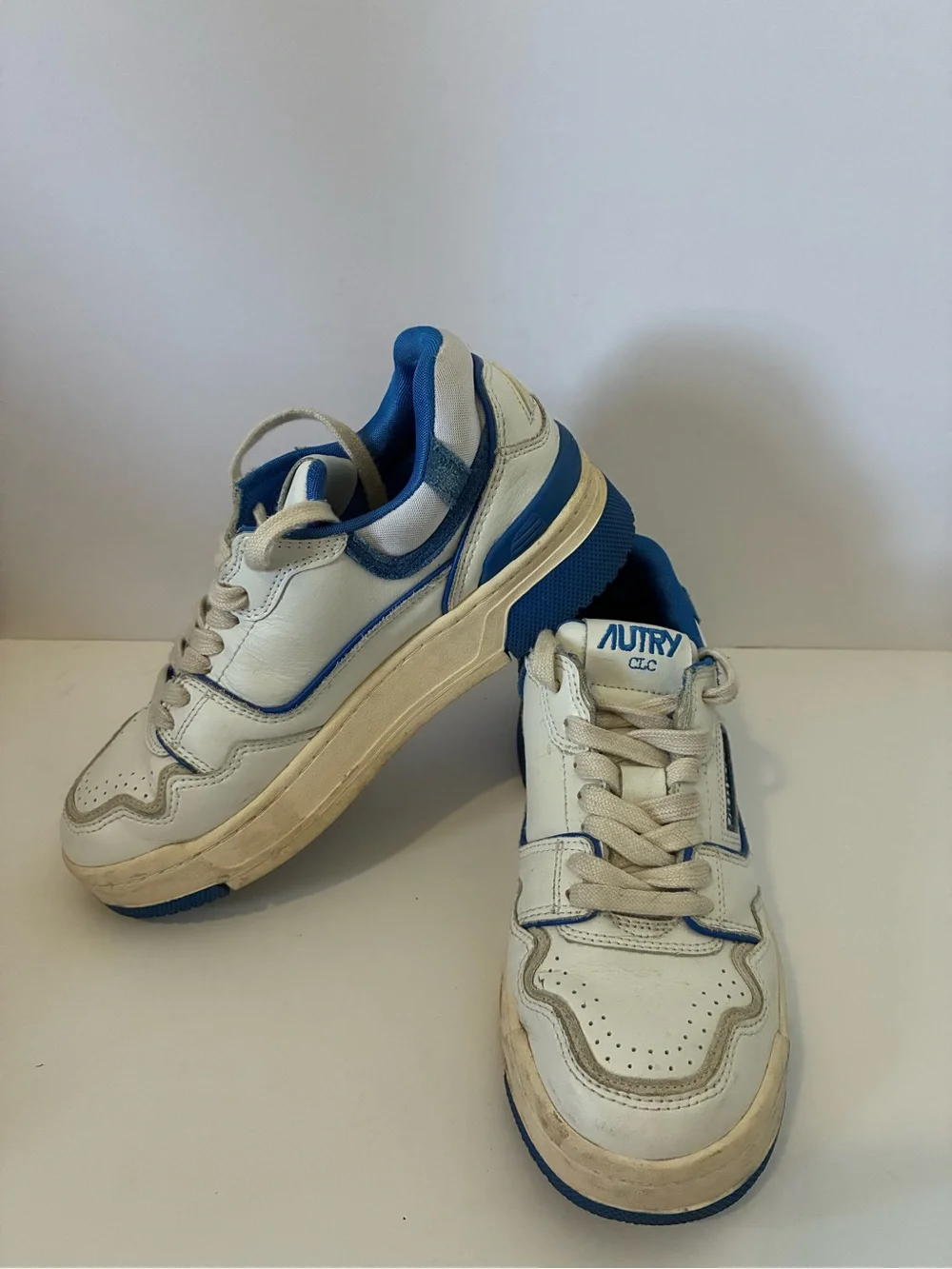 Autry CLC Low Women’s White and Blue Leather Sneakers Sz. 37